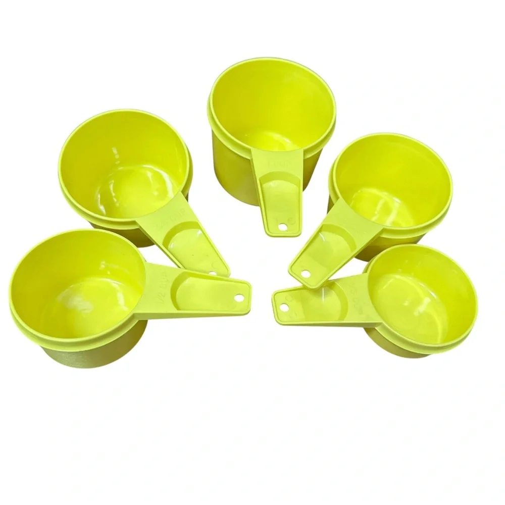 Vintage 70s Harvest Gold Yellow Stacking Measuring Cups - Set of 5